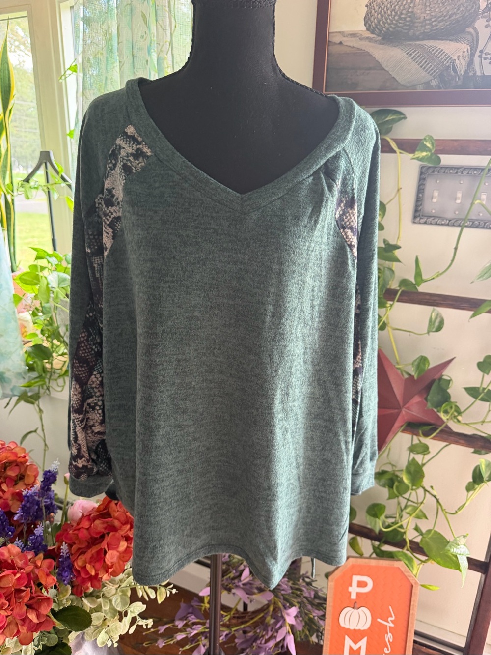 INC International Concepts Lace-Sleeve Top in Green & Pink XL NWT